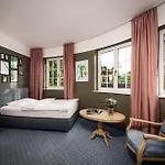 Rainer Hotel