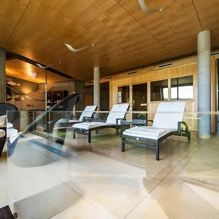 莱纳别墅酒店 Pörtschach am Wörthersee