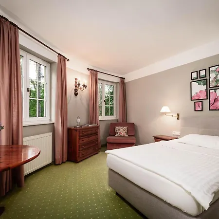 Rainer Hotel
